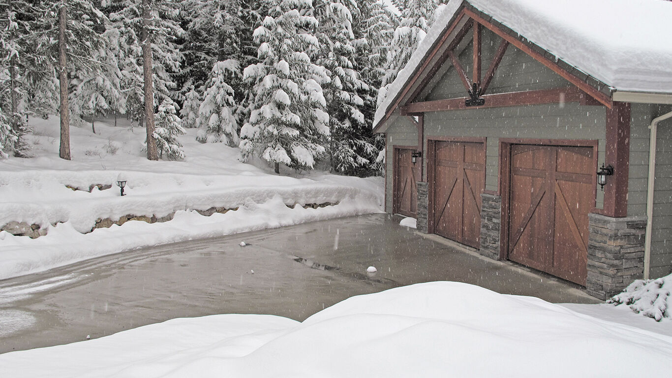 snowmelt_driveway_woods